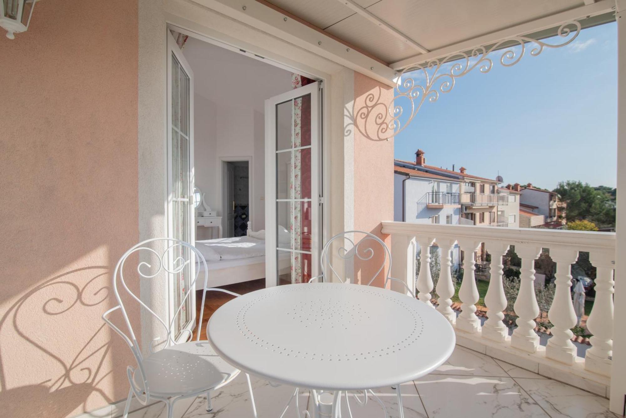 Hotel Villa Vera 2 Fažana Kültér fotó